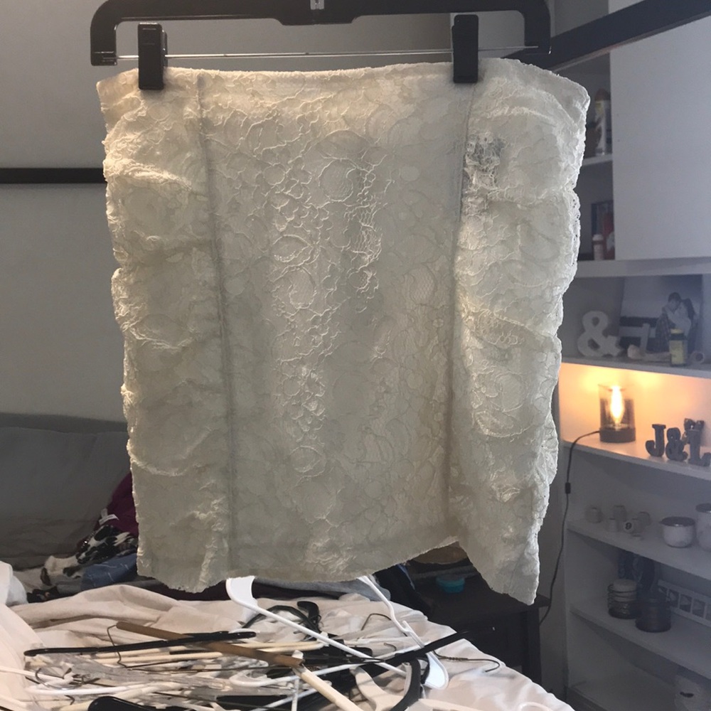 Lace skirt